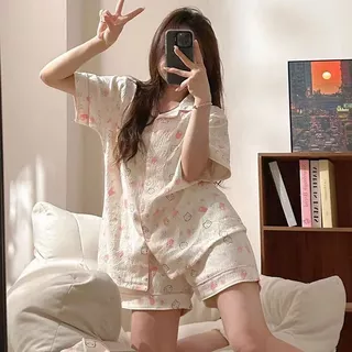 ชุดนอนลายสุนัขน่ารัก เซ็ต 2 ชิ้น เสื้อสั้นกางเกงสั้น สไตล์สาวหวาน ผ้าคลาวด์คอตตอนนุ่มละมุนผิวใส่สบาย เหมาะฤดูร้อน มีไซส์