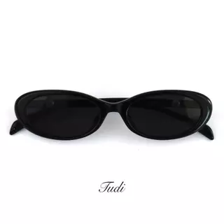 แว่นกันแดด TUDI รุ่น SORA เลนส์ Polarized ( ยกเว้นเลนส์สีส้ม ) ดีไซน์ทรงรีที่ให้ลุคเรียบ เท่ และดูทันสมัย เหมาะสำหรับสาย