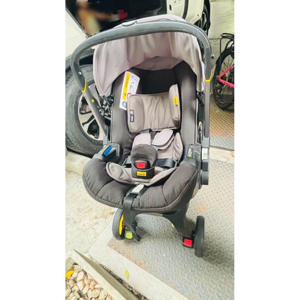 ส่งต่อ Doona 4 in 1 คาร์ซีทรถเข็น+isofix สินค้ามือ 2 สภาพใหม่ exp 2030