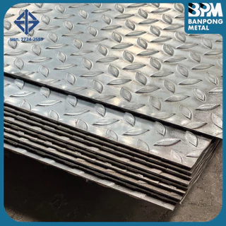 BPM ลูกบันไดเหล็ก แผ่นลายตีนไก่ เกรด SS400 หนา 2.3 และ 3.2 mm. กว้าง 250 mm. ยาว 800 ,1000 , 1200 mm.