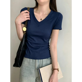 cherryshop🍒พร้อมส่ง เสื้อยืด เสื้อรัดรูป ผู้หญิงแฟชั่น แขนสั้นคอวี สีพื้น สไตล์เกาหลี ทรงเข้ารูปขั้นพื้นฐาน