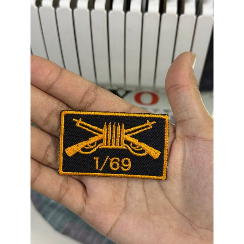 อาร์มเหล่า( 1/69) (1/68)ทหาร ผ้าดำปักเหลืองติดตุ๊กแก  ขนาด6.5x4cm สินค้าพร้อมส่ง ทหารราบ