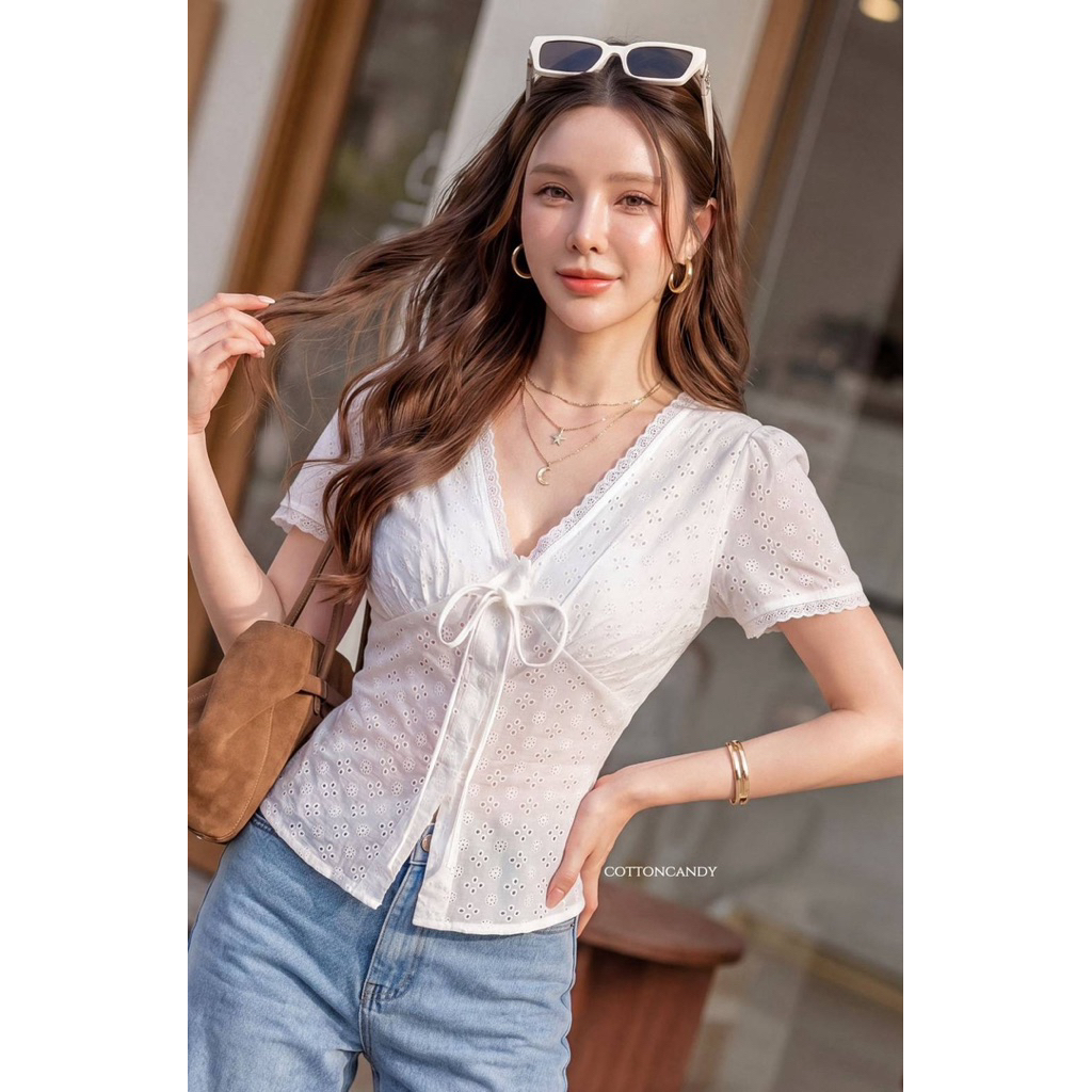 #Cotton Candy 🍭 เสื้อลูกไม้ฉลุคอวี ผูกหลัง New Aiko korea
