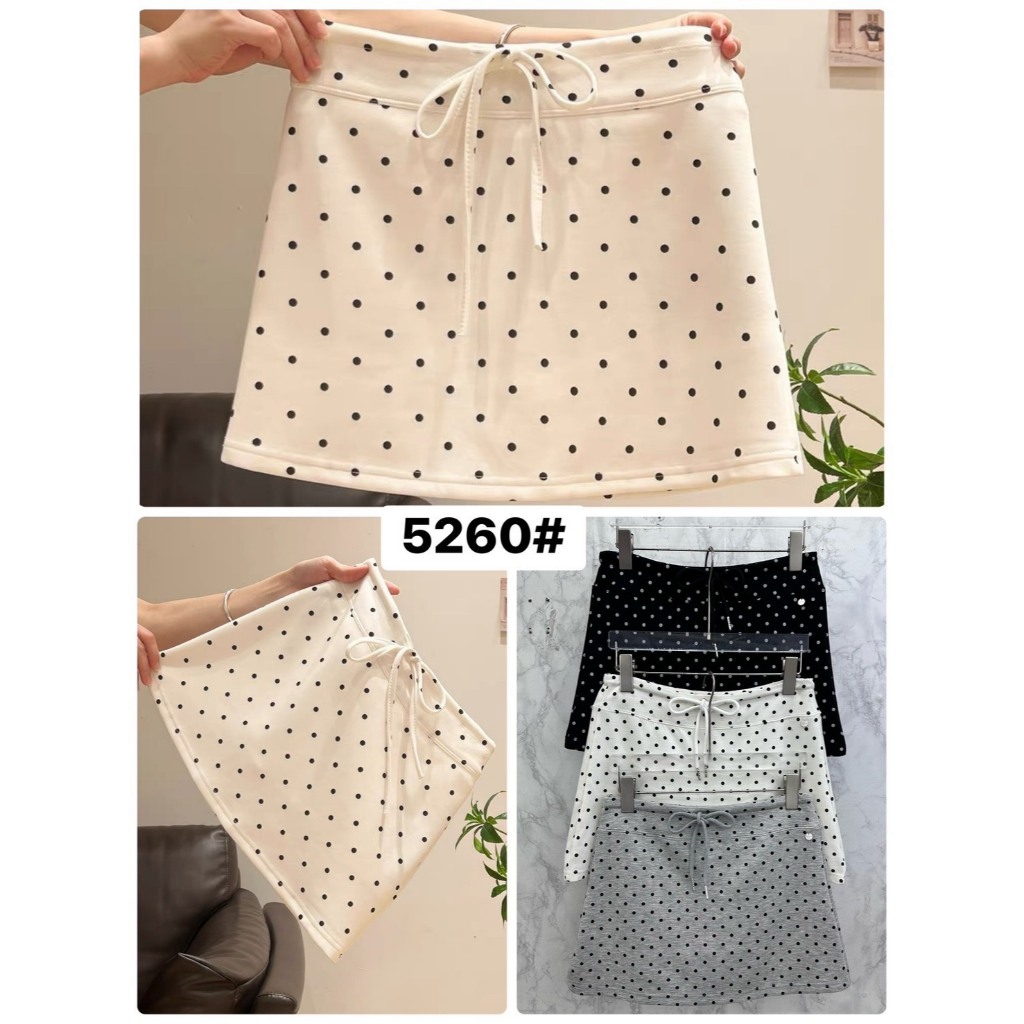 5260 #กระโปรงทรงเอสั้นผ้ายืดวอร์มลายจุด แต่งเชือกที่เอว