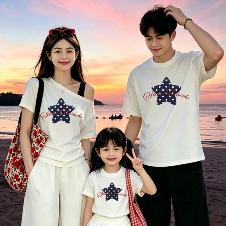 COD-ชุดครอบครัว 3 คน ฤดูร้อน 2026 เสื้อยืดลายดาวห้าแฉกวินเทจน่ารัก ใส่ชายหาดถ่ายรูปสวย ไม่อึดอัด