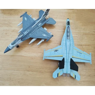 เครื่องบิน เหล็ก F16 F18 ยาว 21.5 ซม. มีเสียงมีไฟ มีลาน ไม่มีกล่อง เครื่องบิน รบ aircraft Scale 1/72