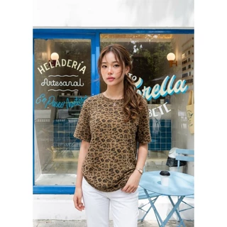 M2199 เสื้อยืดคอกลมแขนสั้นลายเสือดาว ไอเทมสุดฮิตไม่มีเอาท์ ลุคนี้คือต๊าชมากกก