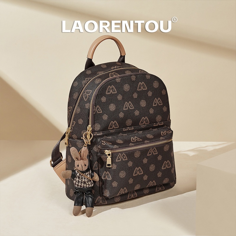 LAORENTOU กระเป๋าเป้สะพายหลังโมโนแกรมสไตล์เรโทรสุดหรู กระเป๋าถือหนังพร้อมสายสะพายไหล่ปรับได้ เหมาะสำหรับใช้ในชีวิตประจำว