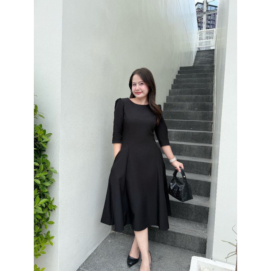 เดรสสีดำ ผ้าสโนวฟลอร่ารุ่นแขนยาว
