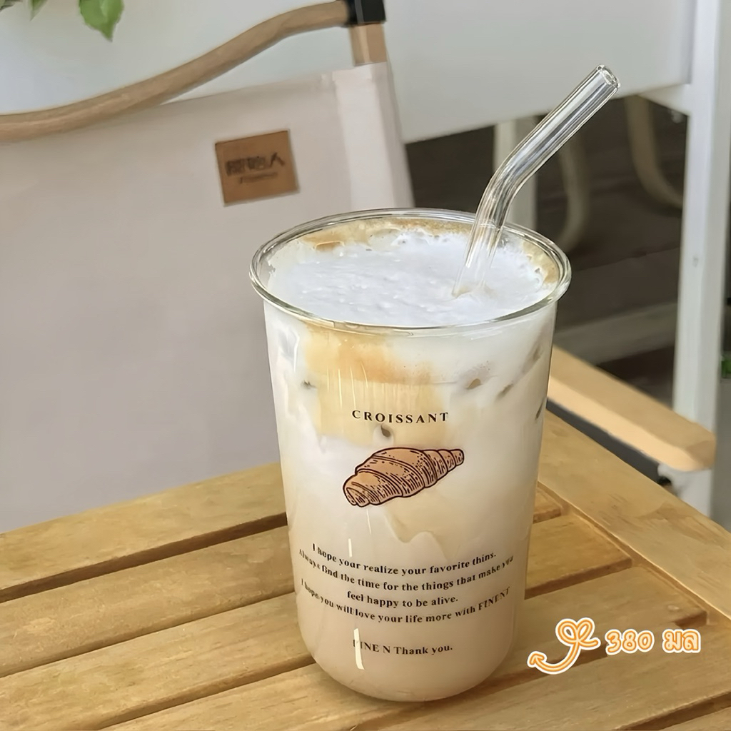 แก้วกาแฟ มินิมอล ลายครัวซองต์🥐 ลายขนมปัง 380 ml พร้อมหลอด วัสดุแก้ว พร้อมส่ง