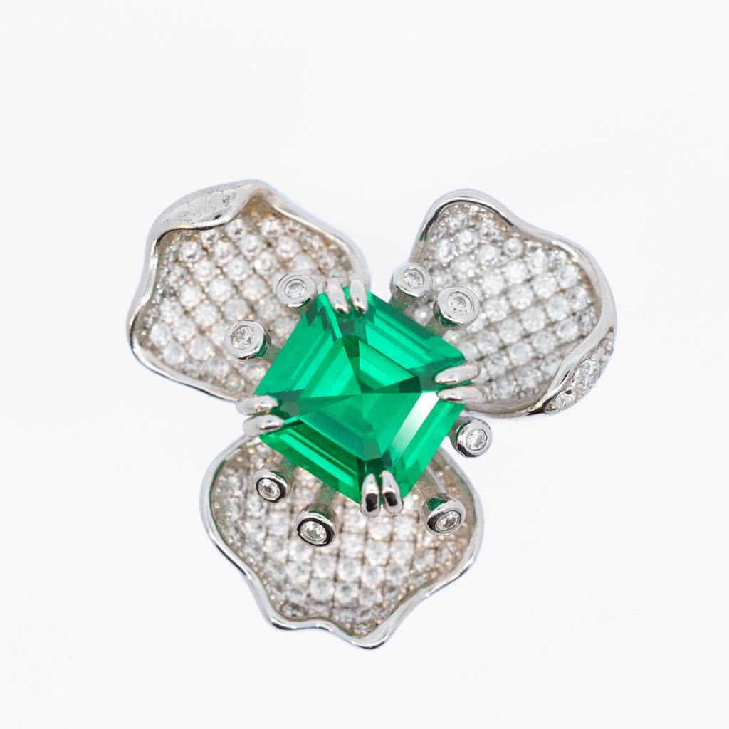 Sliver Flower With CVD Emerald and Diamond, Brand new