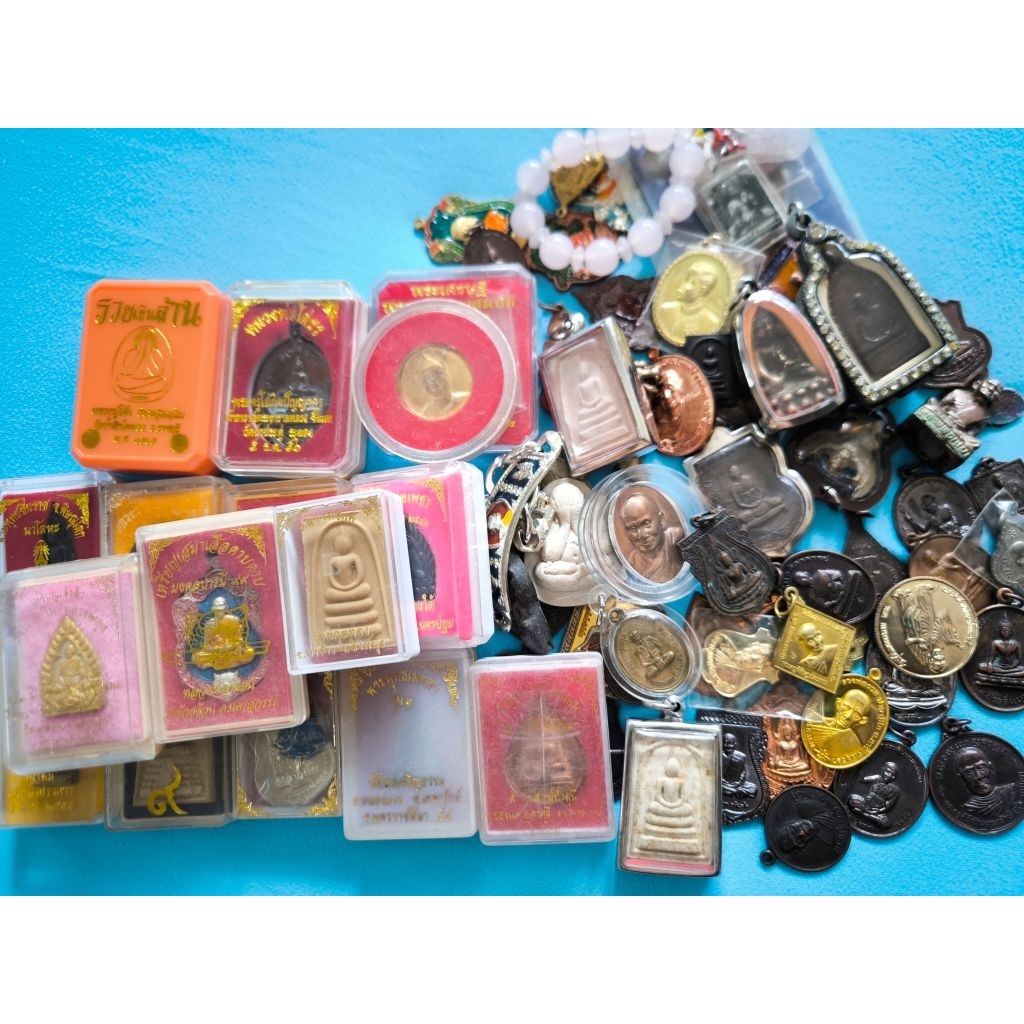 พระกล่อง พระเหรียญ รวมๆ 10 - 40 บาท