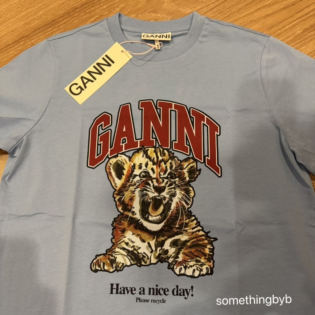 พรีออเดอร์ Ganni เสื้อยืดลายเสือ สีฟ้า new with tag ใช้โค้ดลดได้ค่า