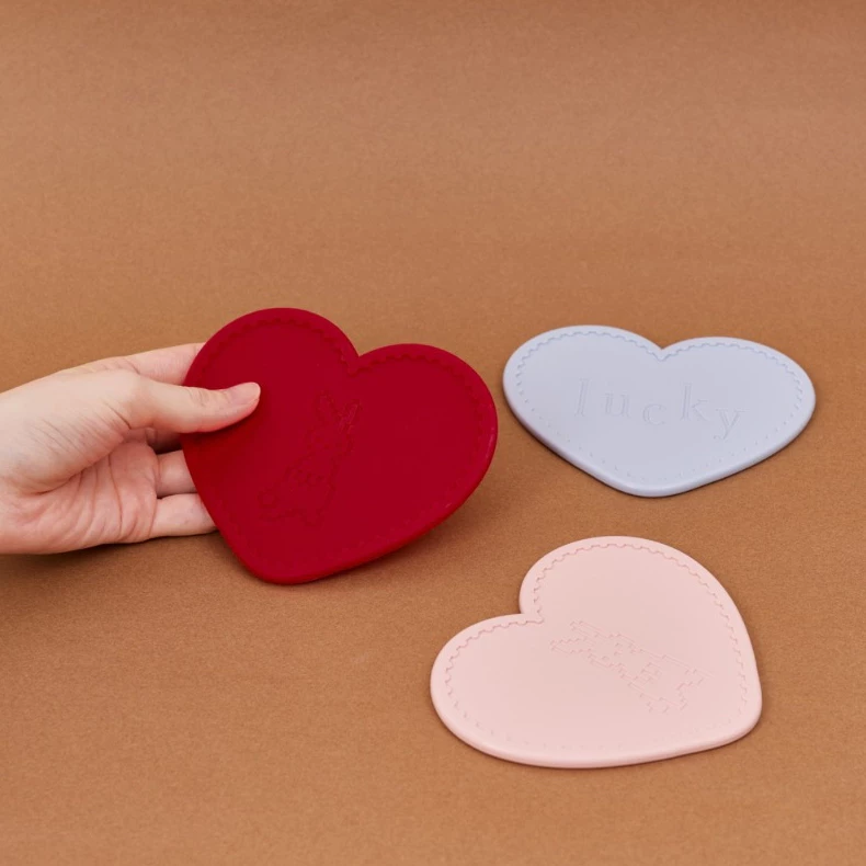 hako Silicone Heart Coaster Lucky Bunny [ 1 ชิ้นมี 2 ด้าน ]