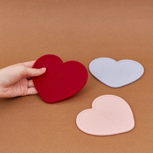 hako Silicone Heart Coaster Lucky Bunny [ 1 ชิ้นมี 2 ด้าน ]