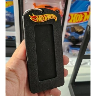Hot Wheels กรอบพวงกุญแจสำหรับรถสเกล 1:64 แพค Basic วัสดุแข็งแรง ทนทาน สำหรับรถนำโชคหรือคันโปรด