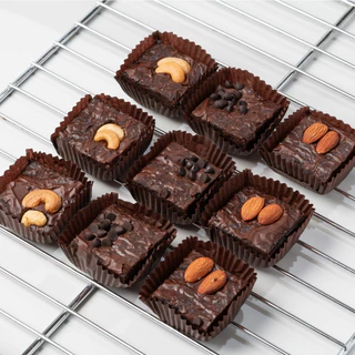 Tinymade บราวนี่พรีเมี่ยม ช็อกโกแลตแท้ เนยแท้ หน้ารวม สไตล์โฮมเมด