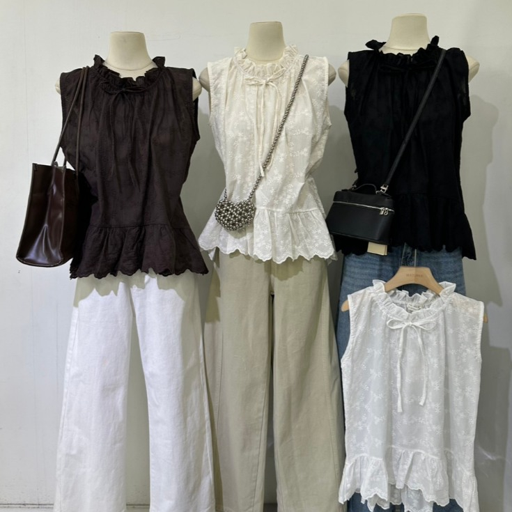 M2215 เสื้อแขนกุดคอระบายสุดคิวท์