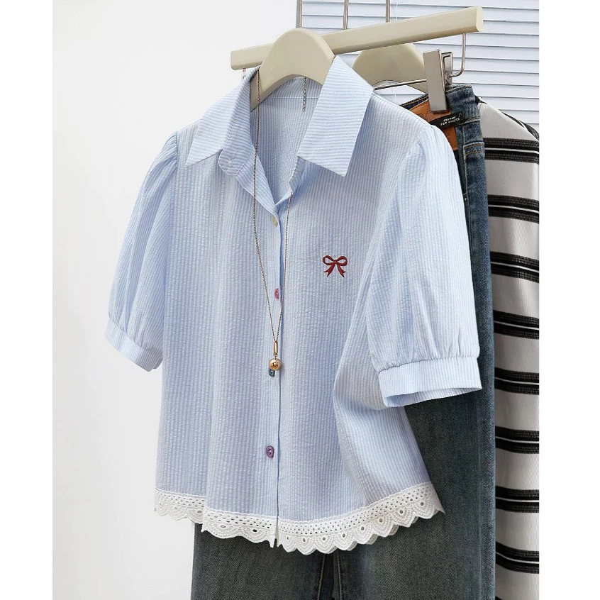 Red Berryเสื้อเชิ้ตแขนสั้นลายทางสีฟ้าสไตล์เกาหลีสำหรับผู้หญิง เสื้อฤดูร้อน เสื้อเชิ้ตลดอายุ W635