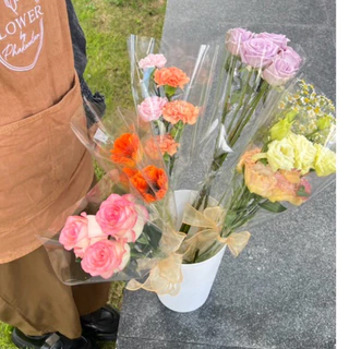 [🚀ช่อดอกไม้สดพร้อมส่งด่วน🌸] ช่อดอกไม้สด แบบกำ หุ้มพลาสติกใส สามารถเพิ่มข้อความได้ ทางแชท มี 6 ชนิดให้เลือกค่ะ