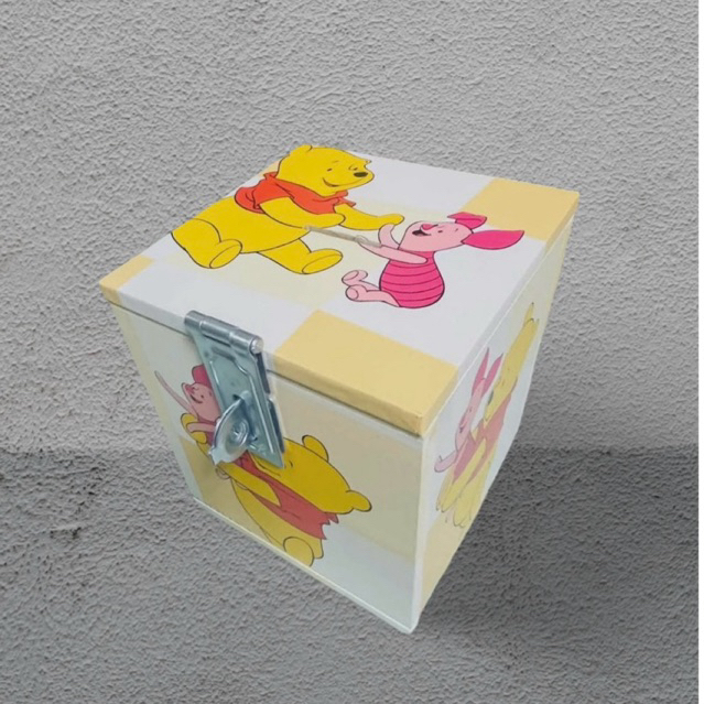 กระปุกออมสินลายหมีพูห์​น่ารัก​ กล่องไม้​ กล่องTIP​ Box ขนาด6×6×6นิ้ว
