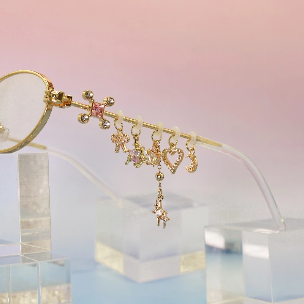 ชาร์มใส่แว่นตาสีทอง 14K glasses charms (พร้อมส่ง)