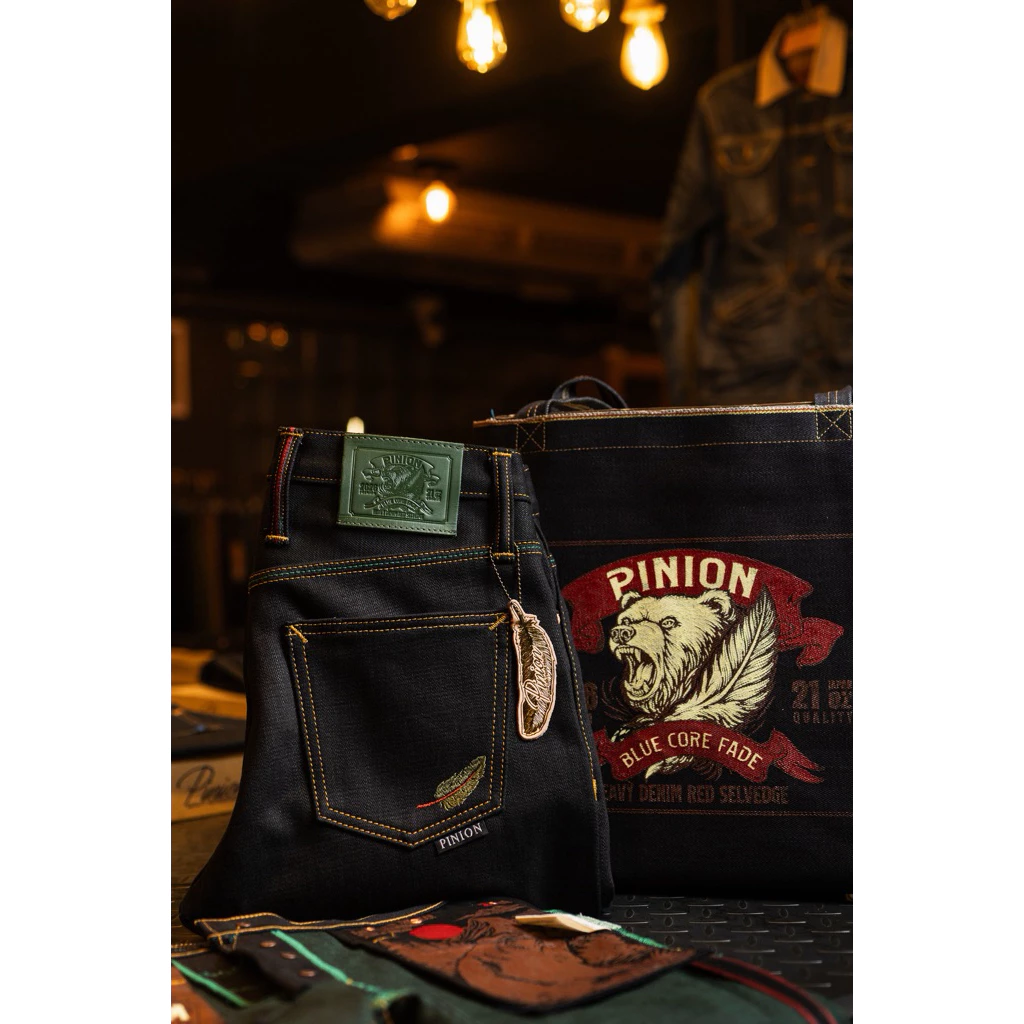 Pinion 21oz หมีเขียว BY Okayama Denim Newหมี Indigo X green 21 oz ) Produced ผลิตออกมาเพียง250 ตัว indigo fade เฟดฟ้า