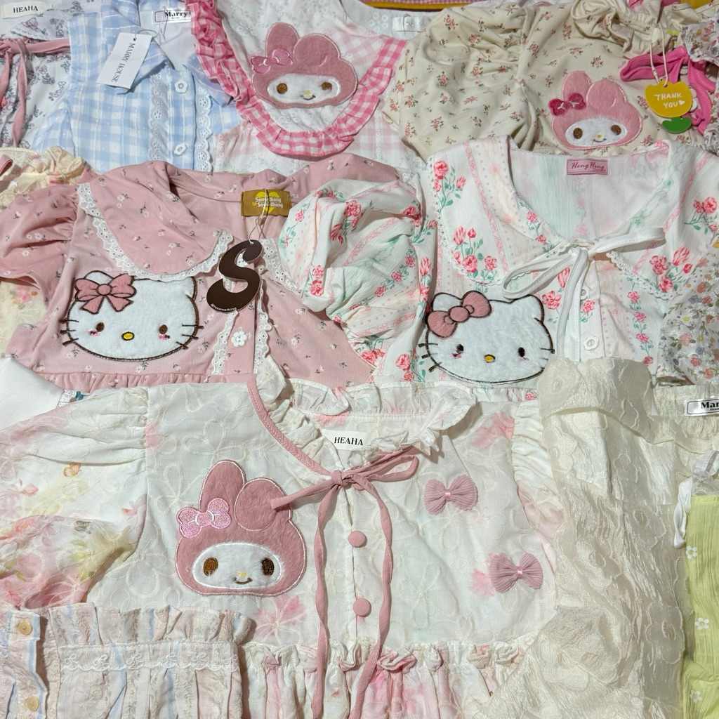 ส่งต่อ ส่งเร็ว เสื้อผ้างานป้าย มือวันมือทรู เสื้อผ้าน่ารัก สายเดี่ยว คอบัว ปาดไหล่ (update 8.07.69)