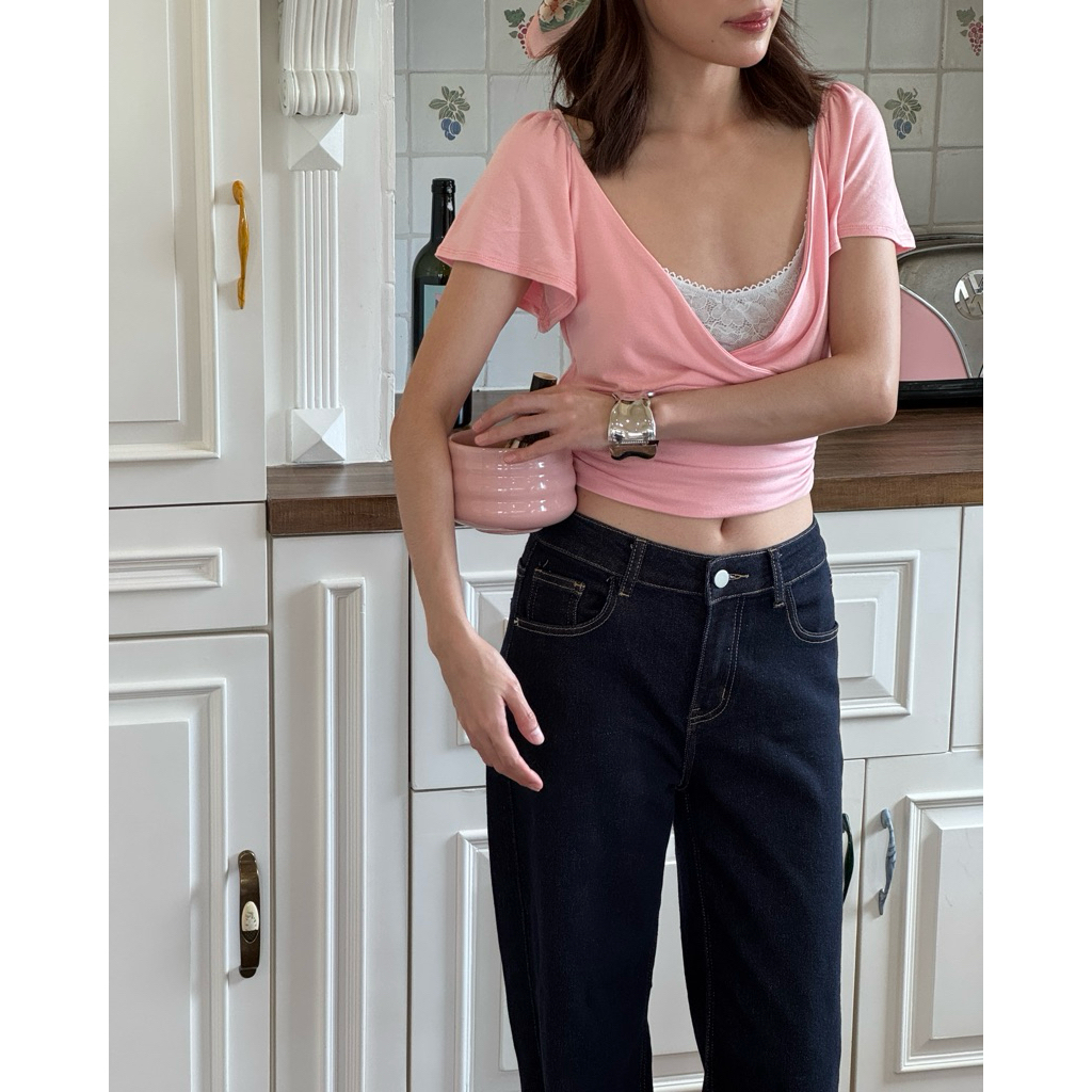 Vynn - Pepper Surplice Top เสื้อคอวีลึก แขนระบาย *ไม่รวมบราด้านในนะคะ*