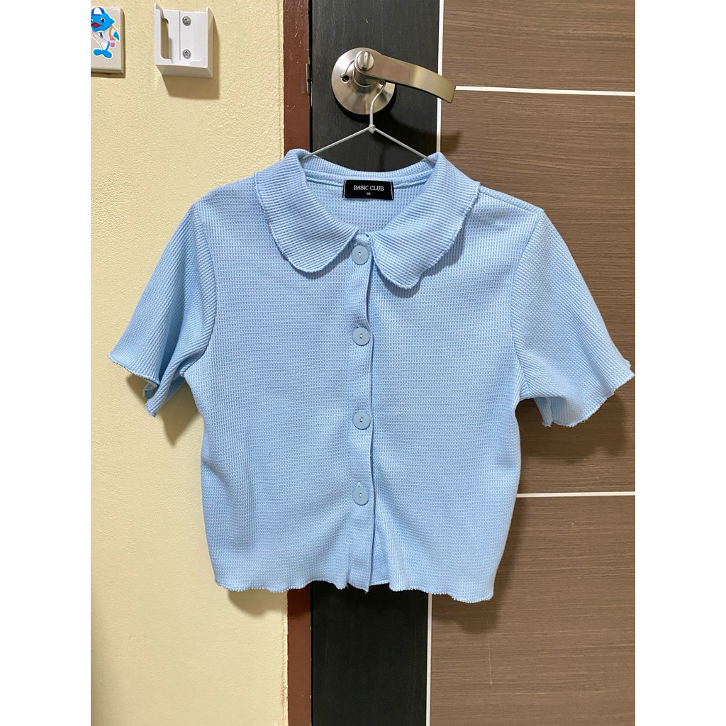 เสื้อคอกลม กระดุมหน้า ป้าย basic club size m
