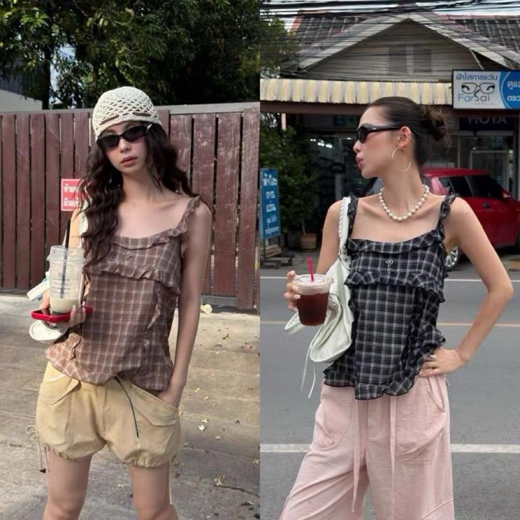 Glamorg1082-เสื้อสายเดี่ยวแขนระบาย ติดอะไหล่รูปโบว์ ลายวก็อต