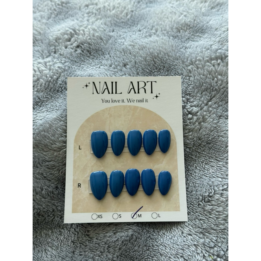 เล็บปลอมแฮนด์เมด Royal Blue Nails