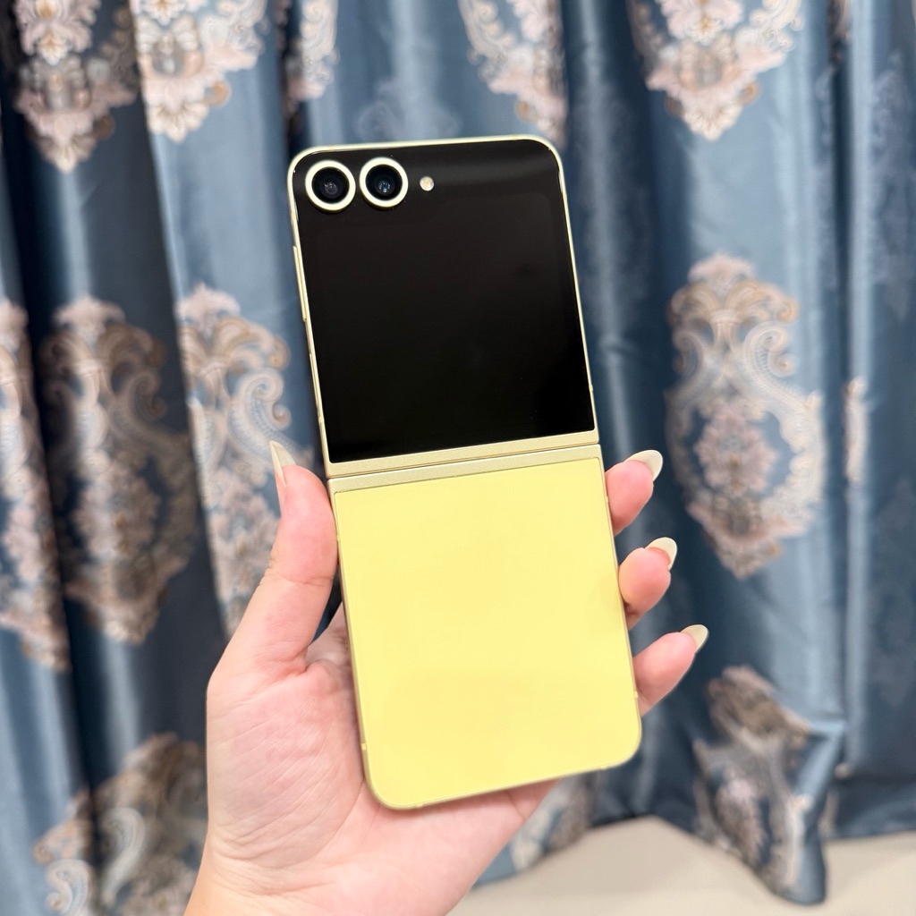 Samsung Galazy Flip6 256gb มือสอง #6493