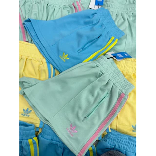 ADS short pant กางเกงขาสั้น รุ่นใหม่ ลาย polkadot ชนช็อป ทรงสวยมาก ดีเทลแต่งแถบข้าง มีกระเป๋า