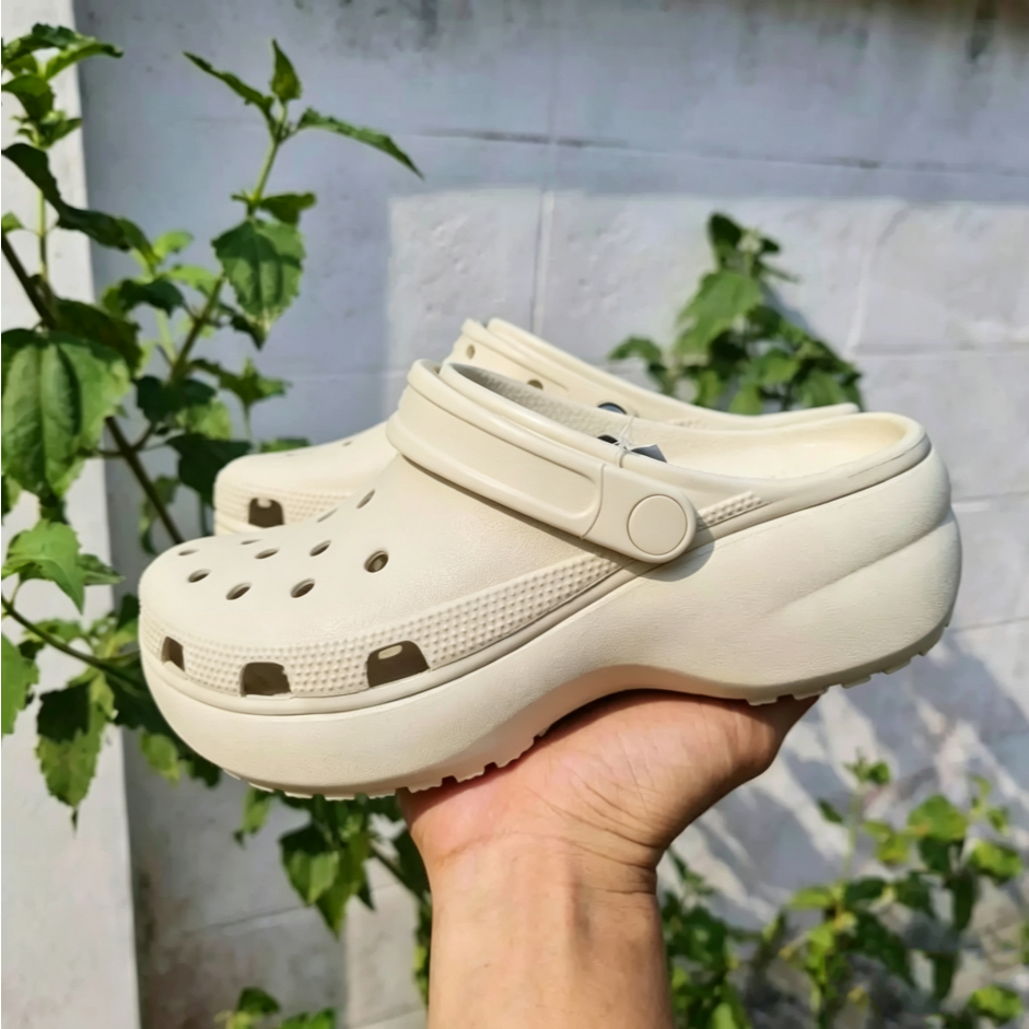 PLATFORM CLOG รองเท้าส้นสูงแบบมีรูสำหรับผู้หญิง รองเท้าแตะชายหาด รองเท้าแตะ สูง 4-5 ซม.