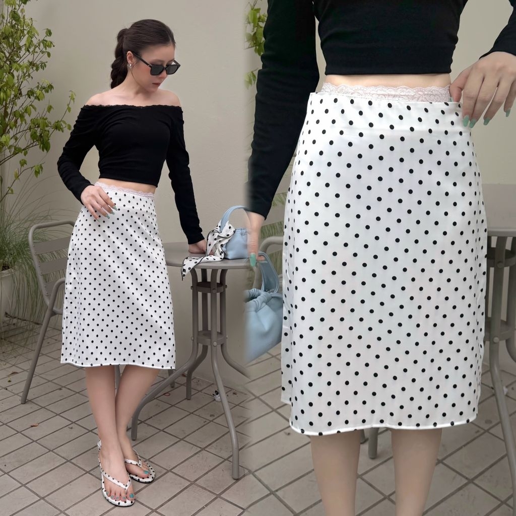 POLKADOT SATIN SKIRT กระโปรงยาวผ้าซาติน ลายขาวจุดดำ