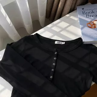 Lana long sleeve เสื้อแขนยาวคอยู ผ้าเรย่อนเกาหลี