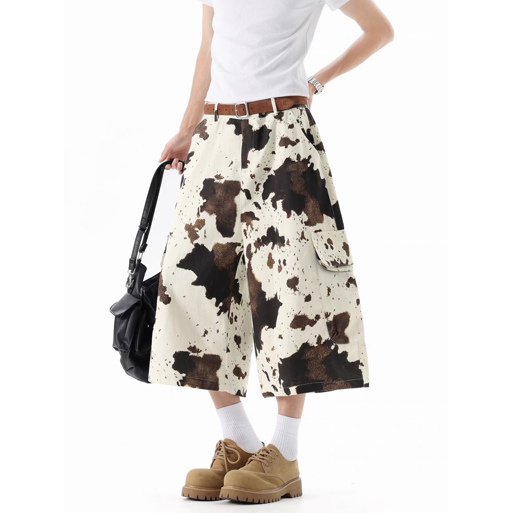 TNSTYLE(🔥พร้อมจัดส่งส่งด่วน24 ชม🔥) กางเกงทรง Jorts (Jeans + Shorts) ลาย Cow Print ตัวนี้กำลังมาแรง