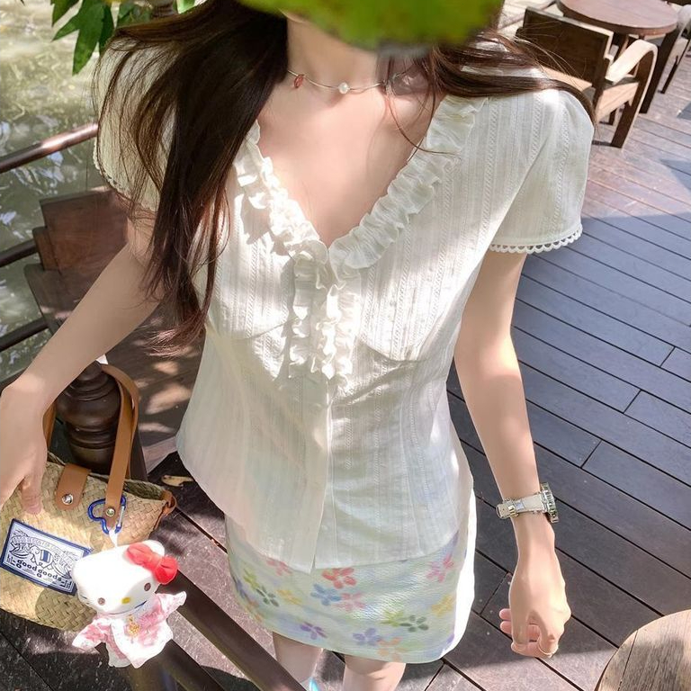 Veewink เสื้อเชิ้ตขาว คอวี ระบายลูกไม้ แขนสั้น ฝรั่งเศสหวาน ดูแพงเก๋ ดูเด็ก อินเทรนด์