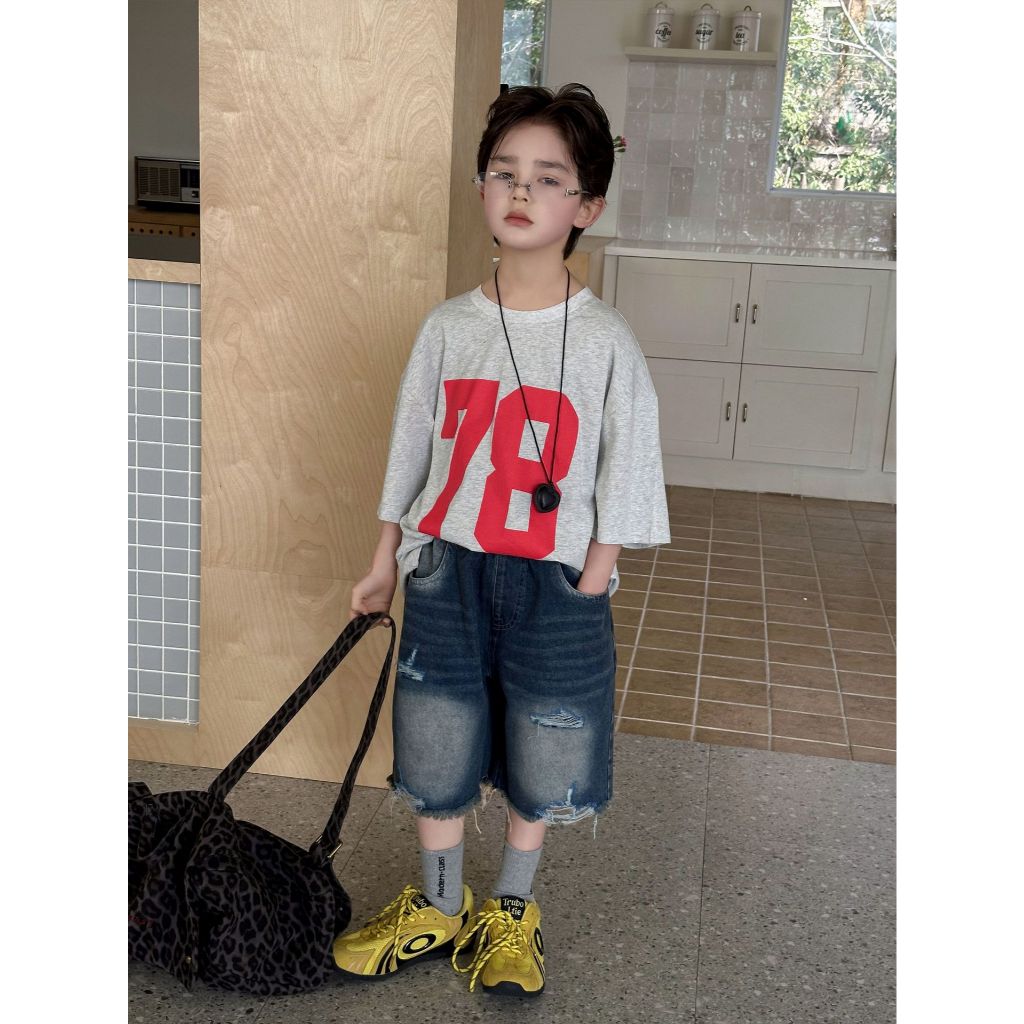 [ส่งไวจากไทย] *ขายแยกชิ้น* เสื้อยืดคอกลมแขนสั้น เสื้อยืดสกรีน 78 สีสลาฟเทา+กางเกงยีนส์ขาสั้น แต่งขาด เหมาะสำหรับ 3-15 ปี