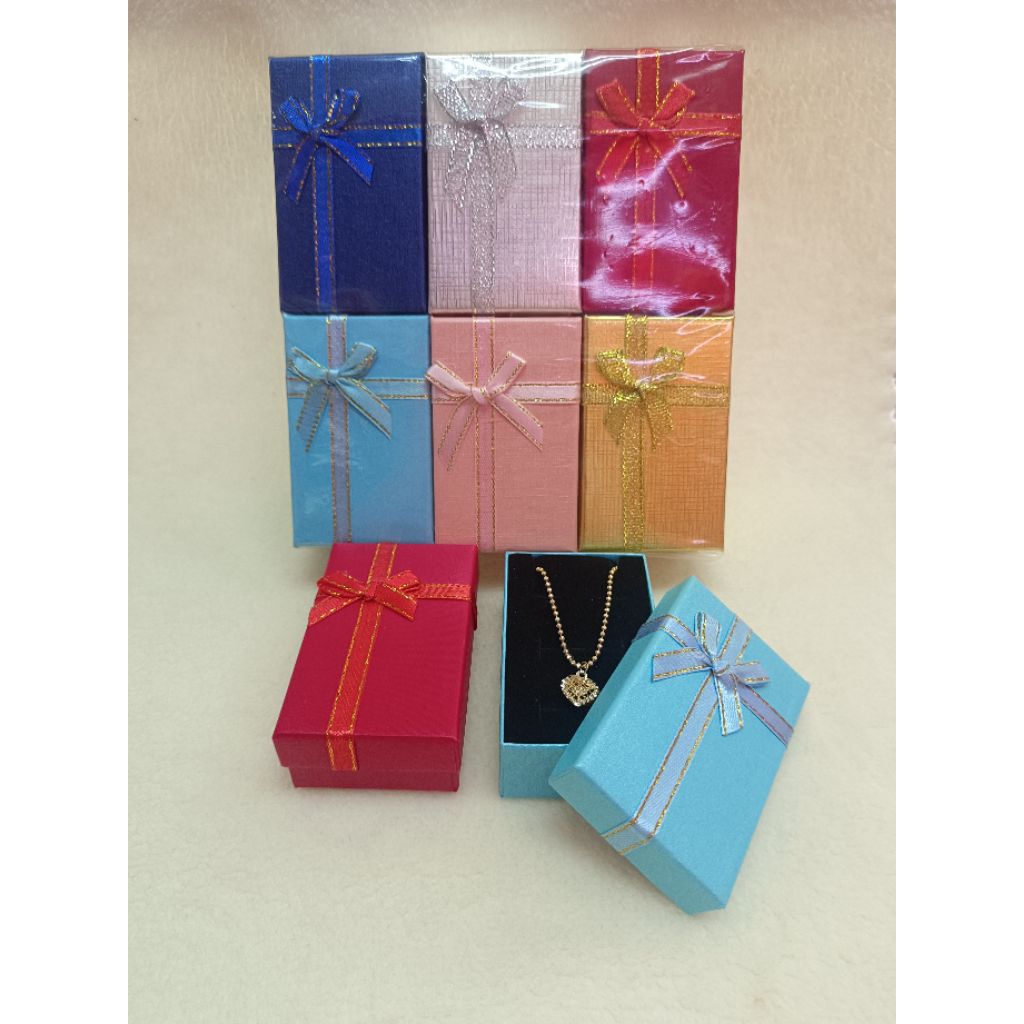 กล่องของขวัญกระดาษรุ่น CN (แพค12ใบ) ขนาดกลาง 4.8x7.8x2.5 cm ใส่เครื่องประดับ