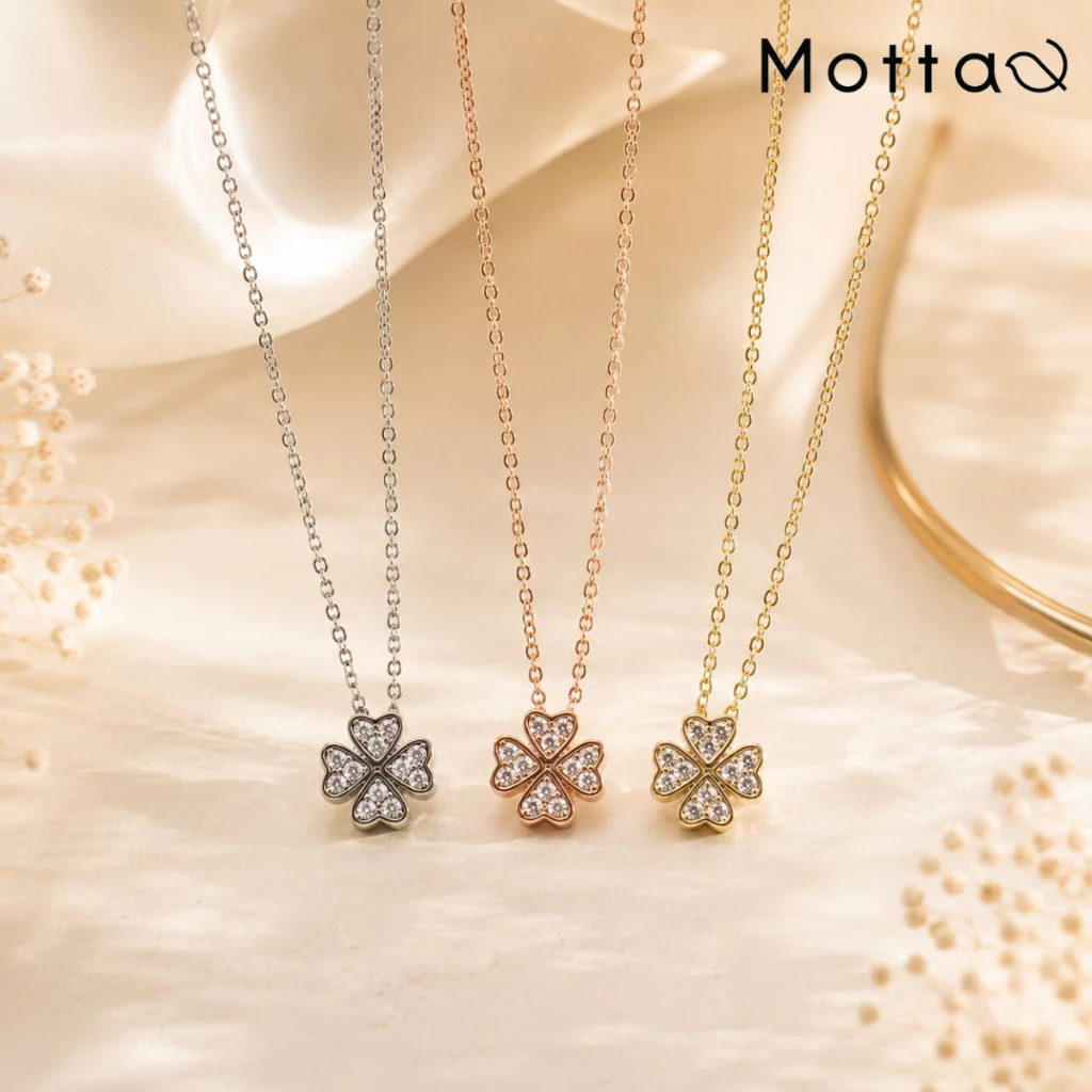 Motta Necklace สร้อยคอชุบทองคำขาว จี้ดอกไม้เพชรเกรดพรีเมียม ตัวเรือนเงางาม น้ำหนักเบา