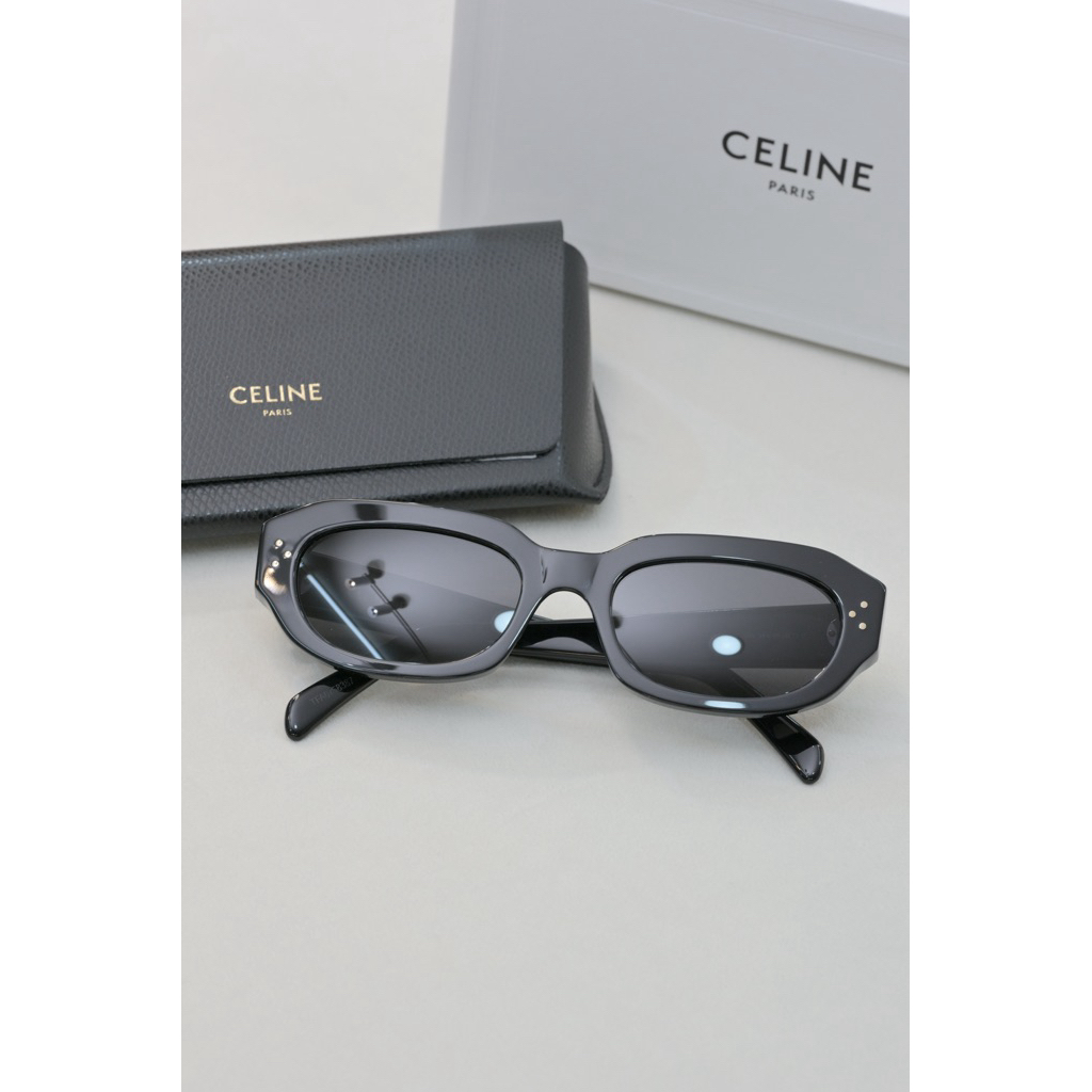 แว่นกันแดด Celine CL40314I