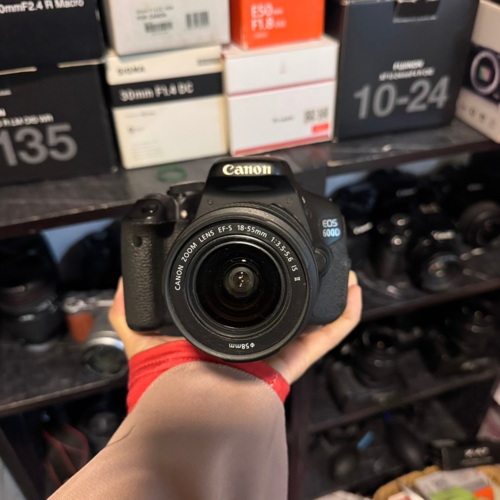 Canon EOS 600D กล้องดิจิทัลสะท้อนภาพเลนส์เดี่ยว