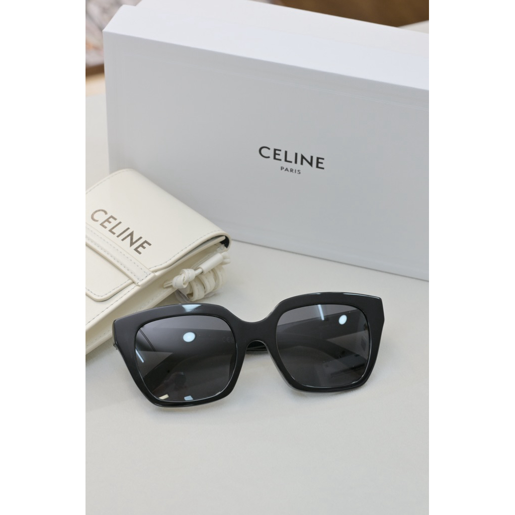 แว่นกันแดด Celine CL40198F