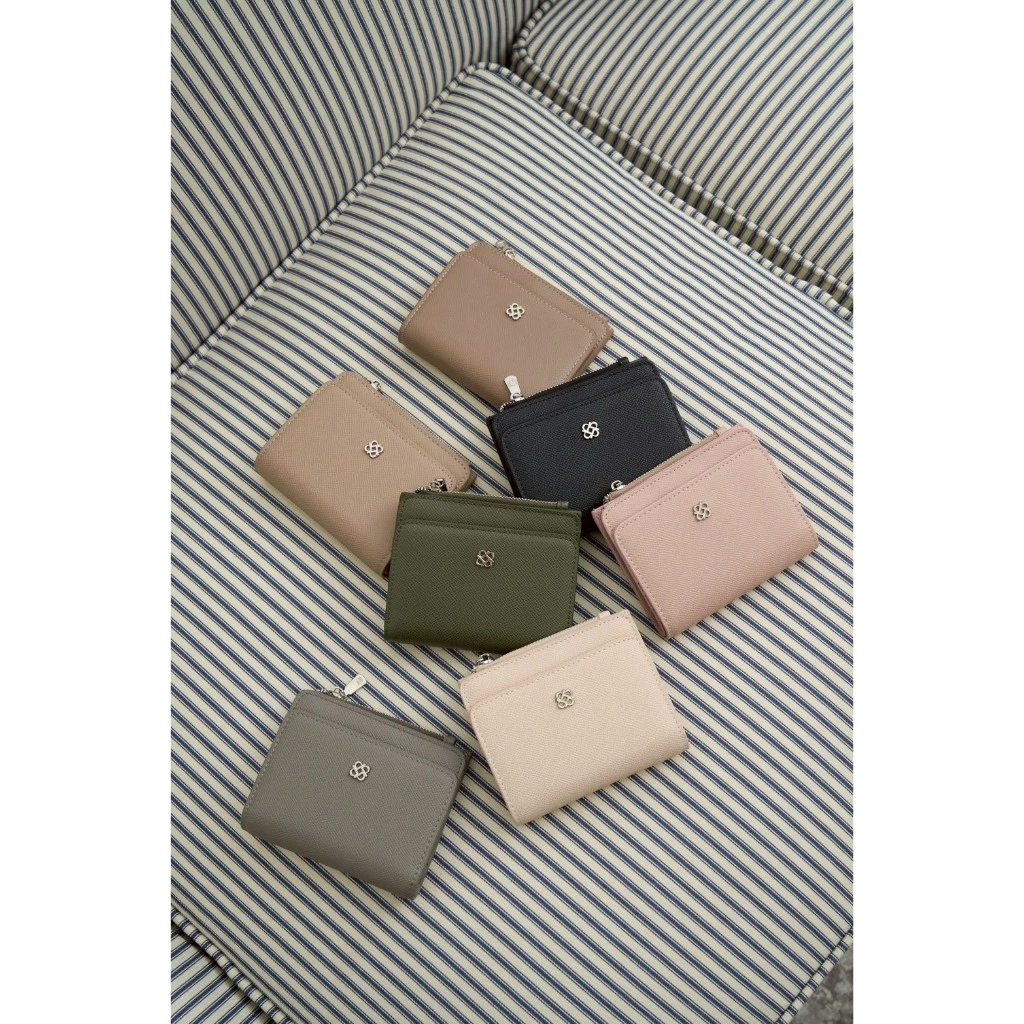 PEROTA “Fluffy Wallet” มาพร้อมกล่อง