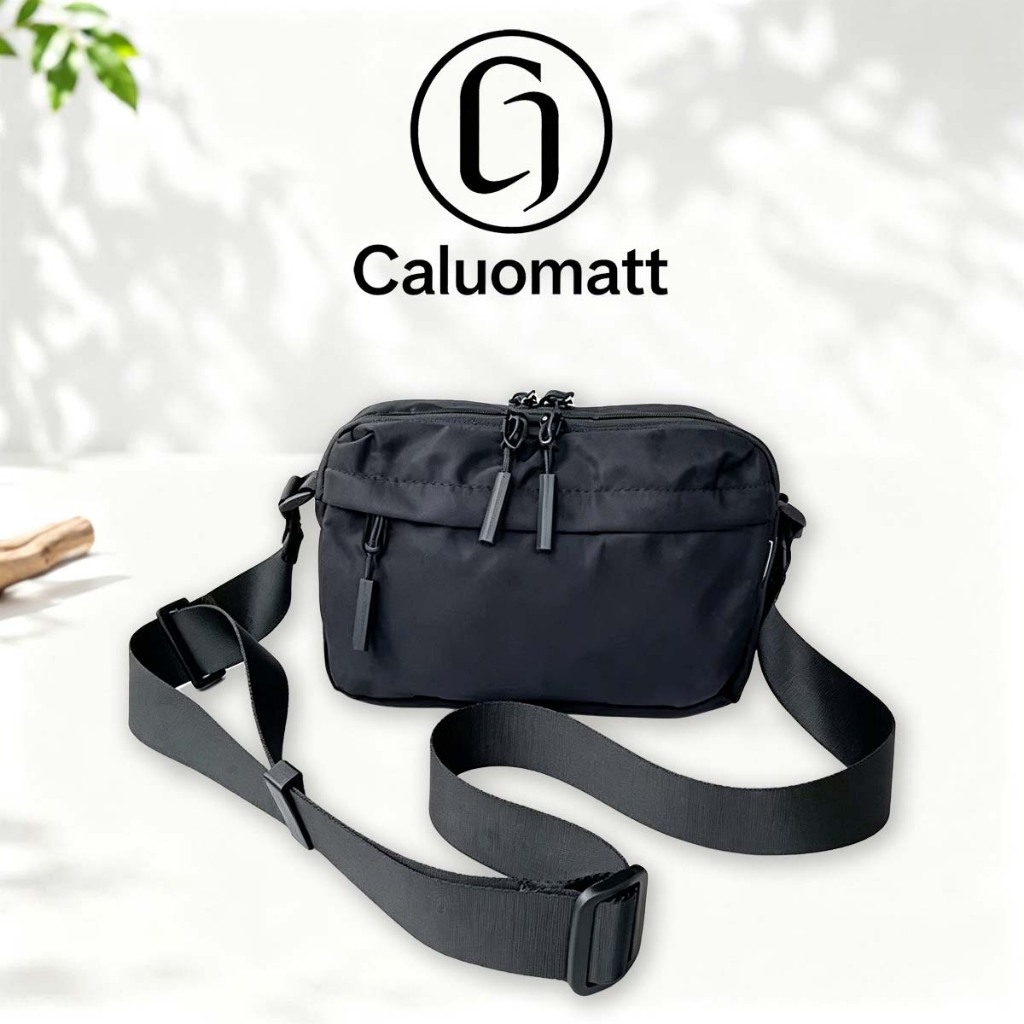 【Caluomatt.TH】กระเป๋าสะพายข้างผ้าไนล่อนสีดำ มีหลายช่องซิป สายปรับความยาว กันน้ำเบาๆ พกไปทำงานเที่ยว
