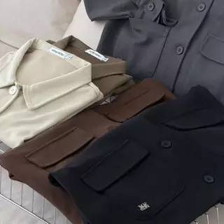 SISSY : เสื้อ Jacket แขนยาว (S-XXL) คอปกแหลม กระดุมใช้งานได้จริง ปักอะไหล่โลโก้เงิน โทนสี Minimal ผ้าเนียนนุ่ม ใส่สบาย