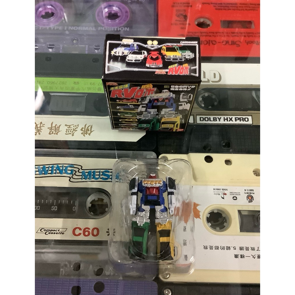 โมเดลมือสอง super sentai dx robo miniature : RV robo สภาพใหม่ ความสูงประมาณ 4cm. สินค้าจากตู้ญี่ปุ่น