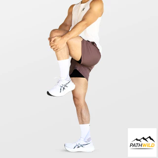 TRAINING LAB x PATHWILD TL4" FLOW+ กางเกงวิ่งรุ่น 4 นิ้ว โฟล พลัส ทรงคลาสสิค ผ้าแห้งเร็ว น้ำหนักเบา ระบายอากาศดี